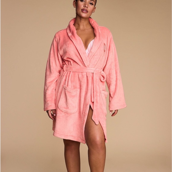 Robe Short cozy soft plush Victoria’s Secret size large/xlarge pink ✨💗 - Picture 6 of 7